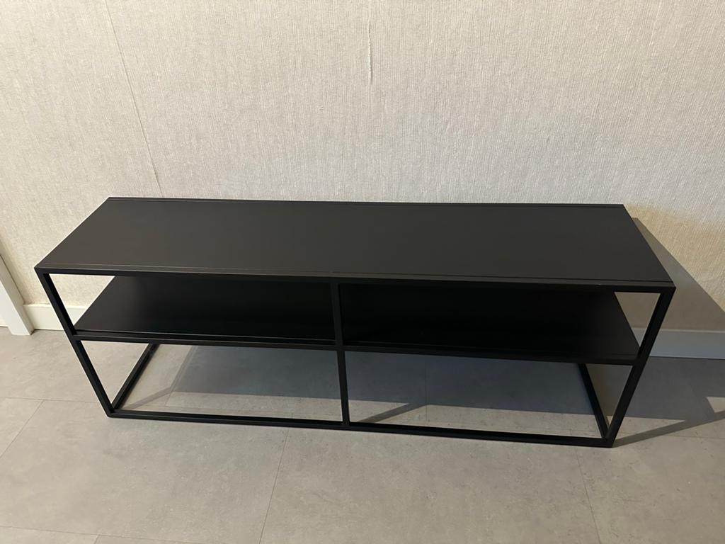 Zwart metalen sidetable / tv-meubel, Ophalen, Gebruikt, 100 tot 150 cm, Richmond