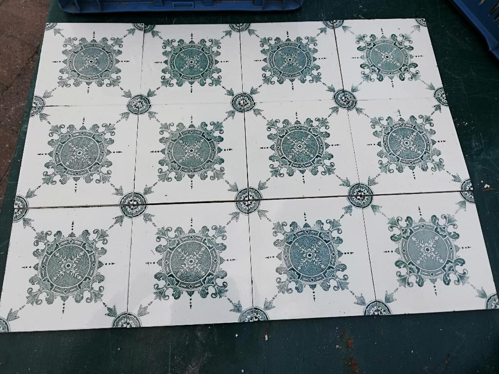 Set van 50 antieke wandtegels met donkergroen decor 15x15cm, Ophalen