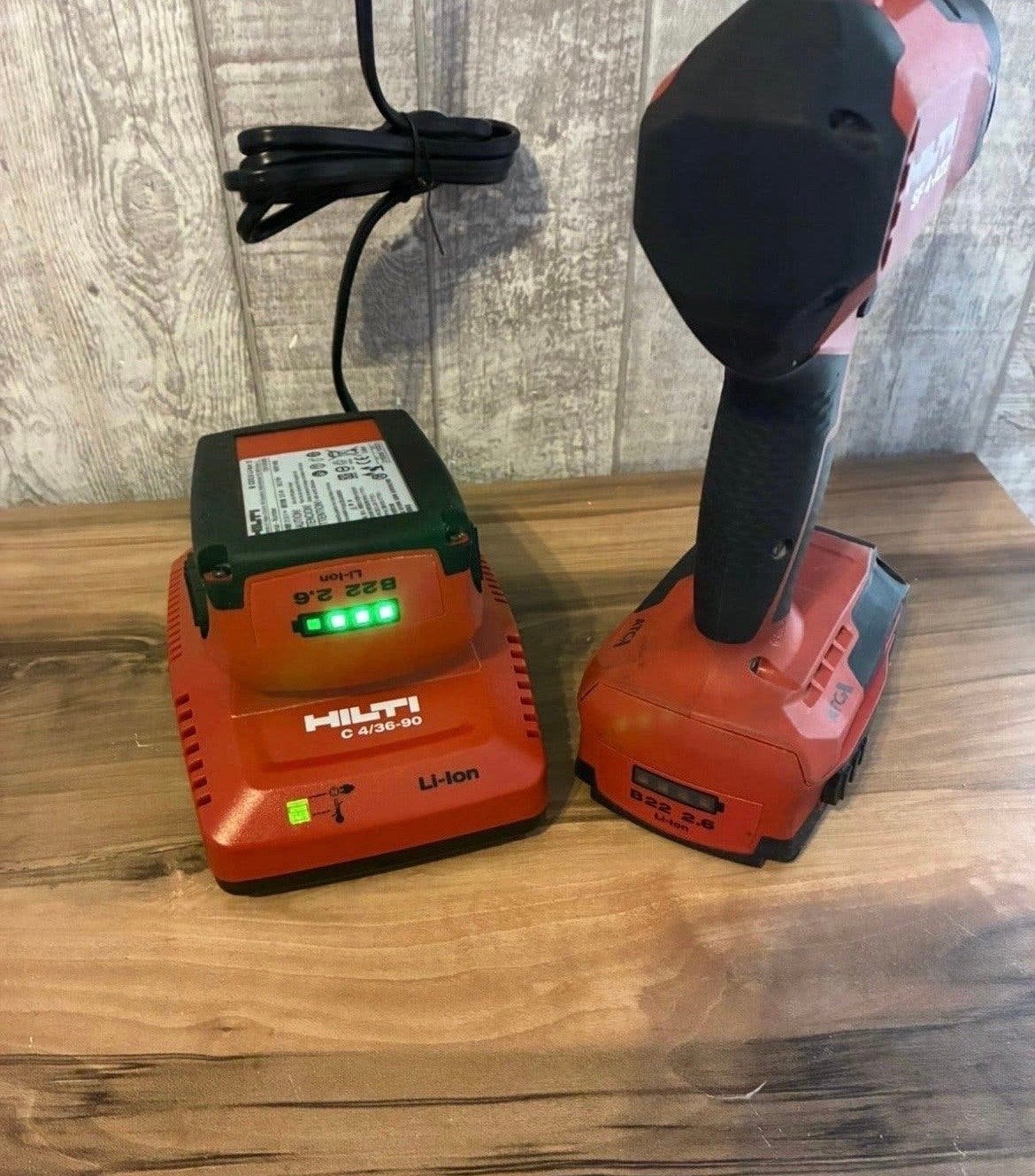 Hilti SF 4-A22 Boor/Schroefmachine met 2 Accu's, Ophalen of Verzenden, Gebruikt, Minder dan 400 watt, Boor- en Schroefmachine