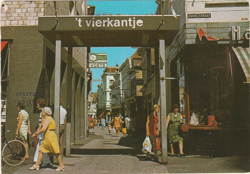 BERGEN OP ZOOM 't Vierkantje Winkelcentrum, Verzamelen, Ansichtkaarten | Nederland, Verzenden, 1960 tot 1980, Gelopen, Noord-Brabant