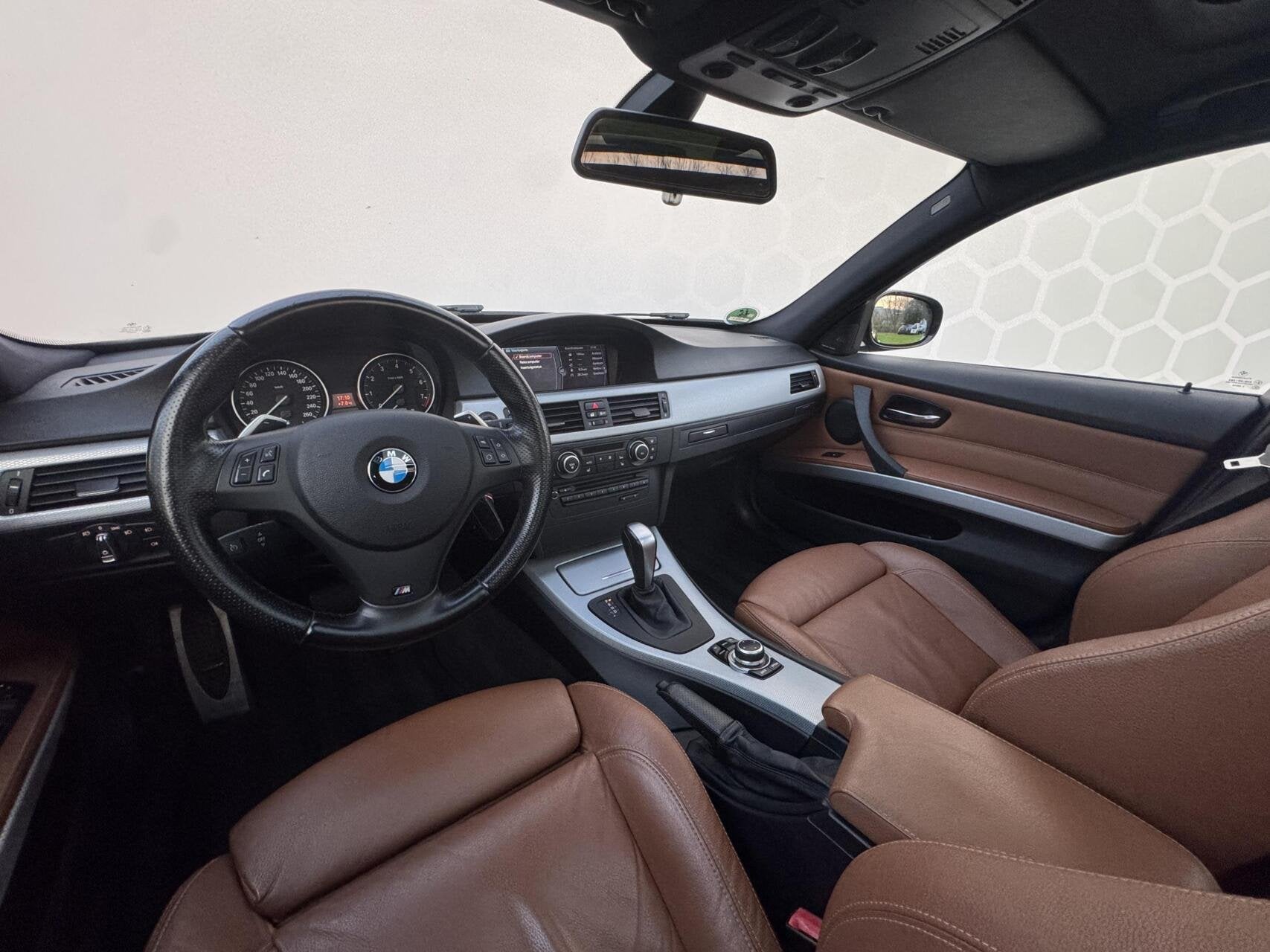 BMW 3-serie Touring 325i M Sport CARBON Edition Panoramadak, Auto's, BMW, Achterwielaandrijving, Gebruikt, 1600 kg, Automatische klimaatregeling