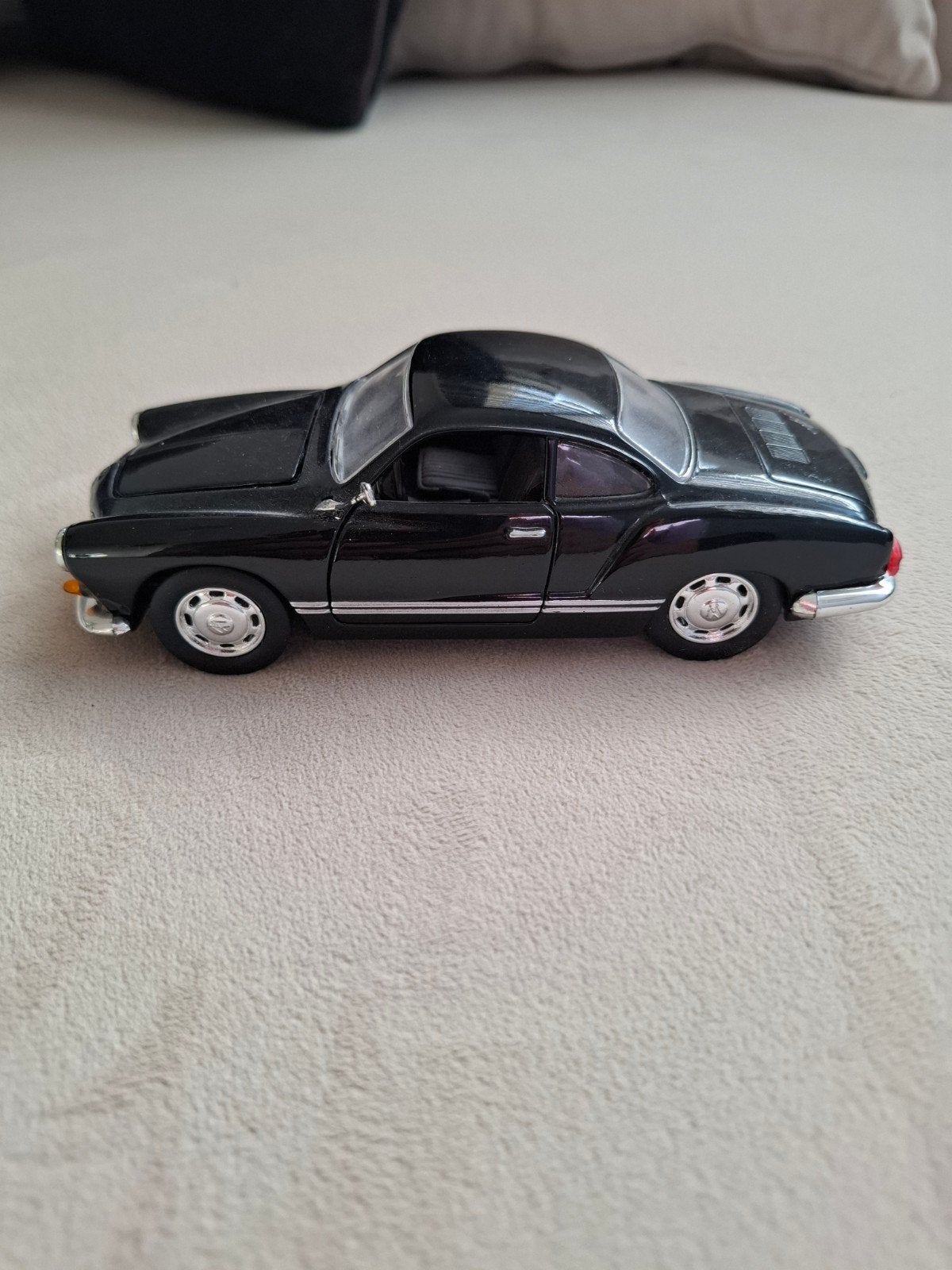 Volkswagen Karmann Ghia modelauto 1966, Ophalen, Zo goed als nieuw, Auto