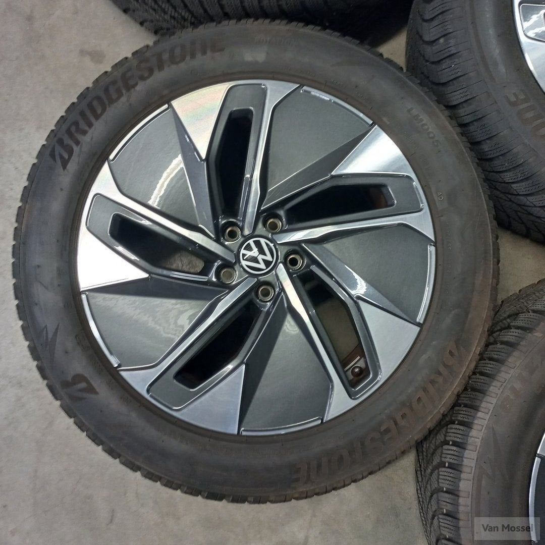 Volkswagen ID.4 Bridgestone Blizzak LM005 235/55/R19 101T, 19 inch, Gebruikt, -, -