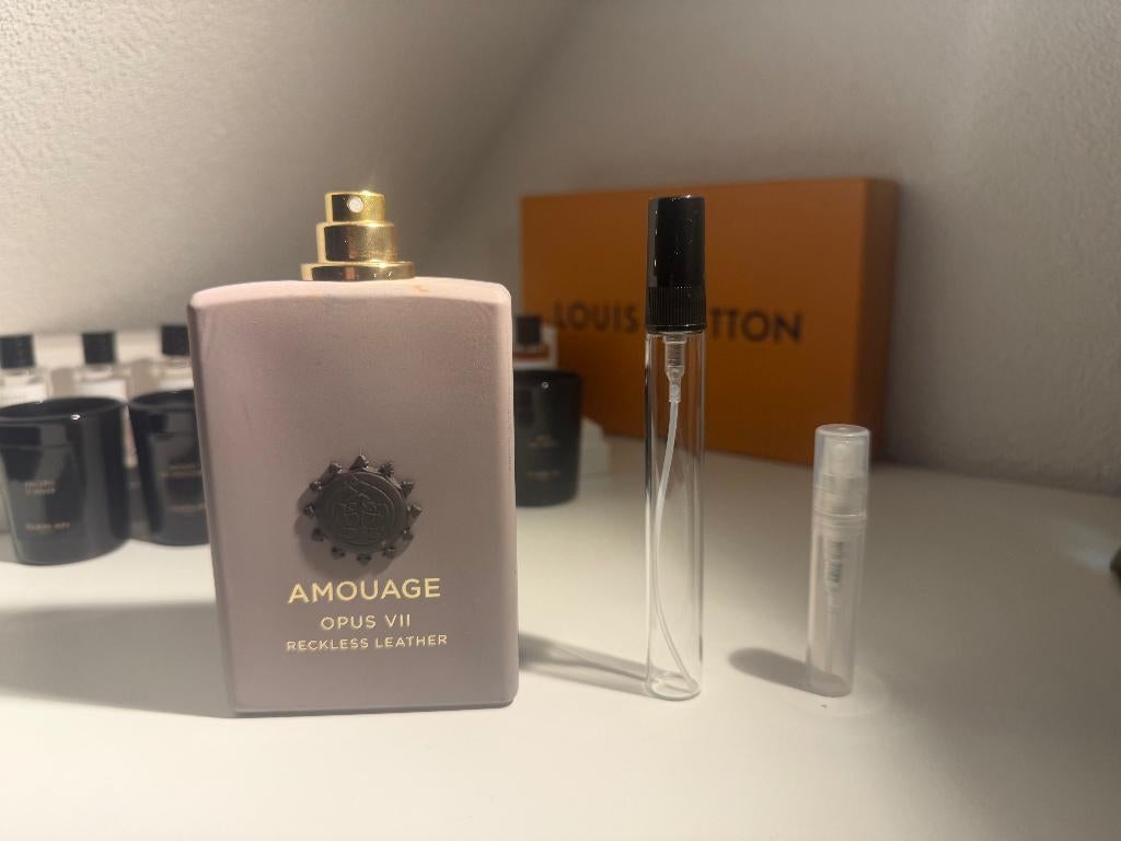 Amouage – Reckless Leather decant sample split parfum, Sieraden, Tassen en Uiterlijk, Uiterlijk | Parfum, Nieuw, Verzenden