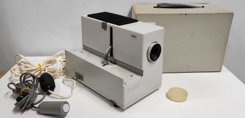 Braun diaprojector D12, Ophalen of Verzenden, Carolina's Outlet, Carolinasoutlet@hotmail.com, Epelenberg 18