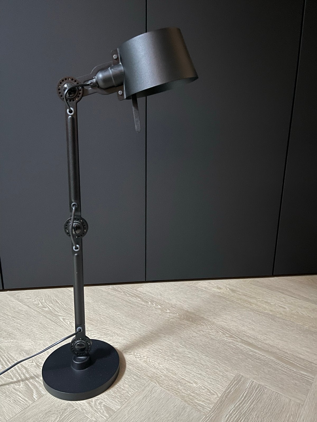 Zgan Tonone Bolt desklamp double arm small black, Huis en Inrichting, Bureaulamp, Overige merken, Ophalen of Verzenden, Zwart