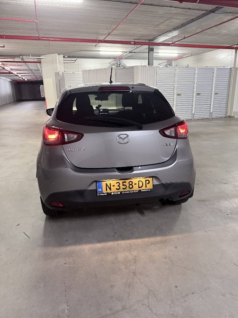 Foto 5 van Mazda 2 1.5 Skyactiv-g 90PK AUTOMAAT 2015 Grijs
