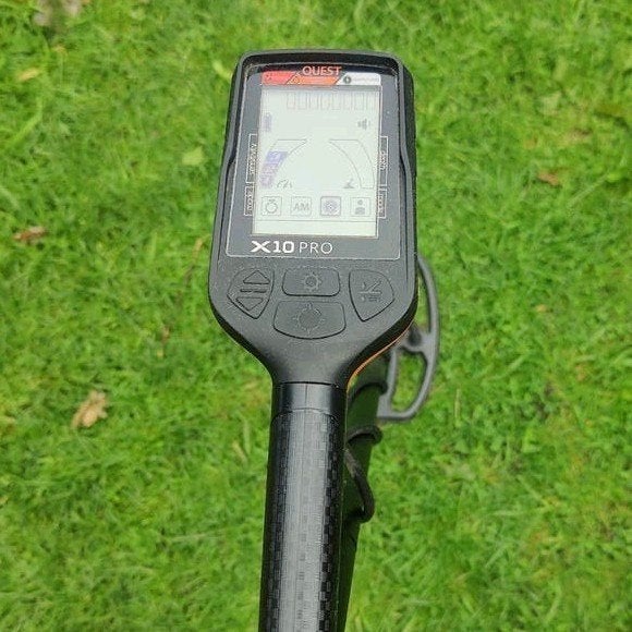Quest X10 Pro Metaaldetector, Hobby en Vrije tijd, Metaaldetectors, Meer dan 30 cm, Zo goed als nieuw, Instelbare gevoeligheid