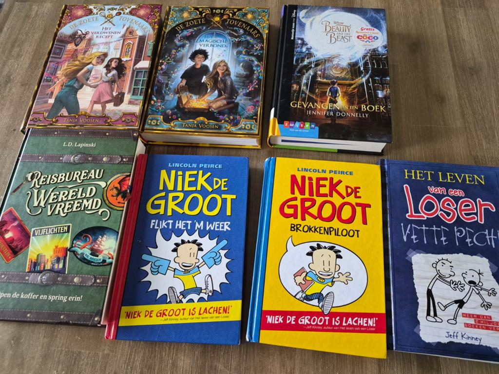 7 leesboeken jeugd: De Zoete Tovenaars, Niek de Groot, Loser, Ophalen