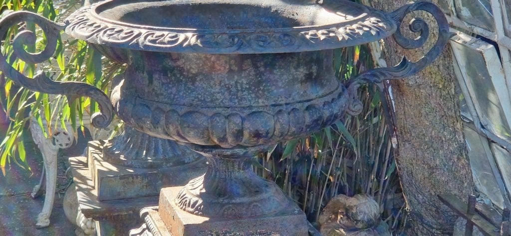 Sierlijke(122 hoog)gietijzeren tuin(oor)vaas+sokkel*brocante, Tuin en Terras, Tuinvazen, Ophalen, Gebruikt