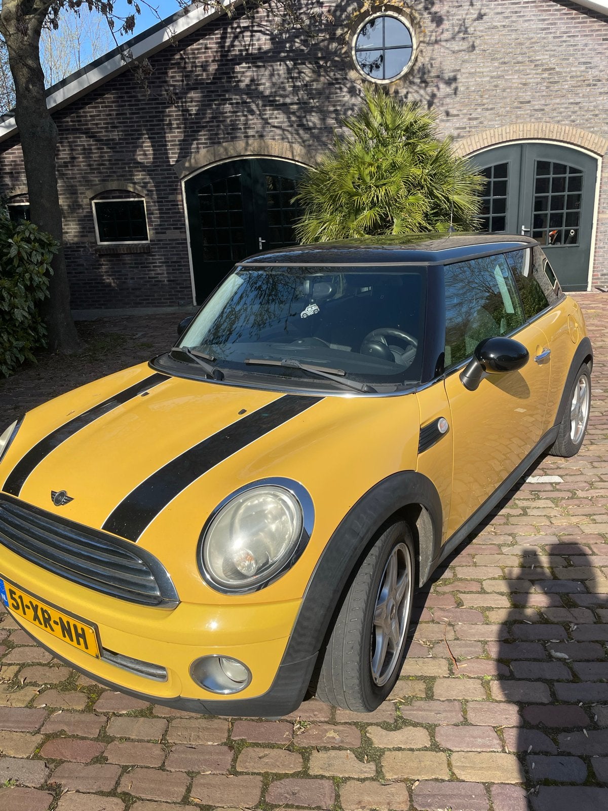 Mini 1.6 16V Cooper 2007 Geel, Auto's, Voorwielaandrijving, 750 kg, 4 cilinders, 4 stoelen