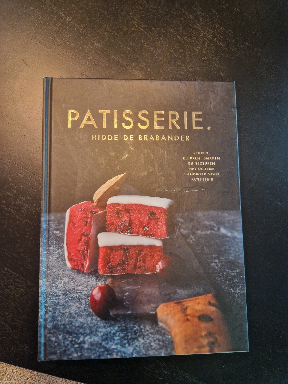 Patisserie. Geuren, kleuren, smaken en texturen., Boeken, Kookboeken, Ophalen of Verzenden, Zo goed als nieuw, Hidde de Brabander