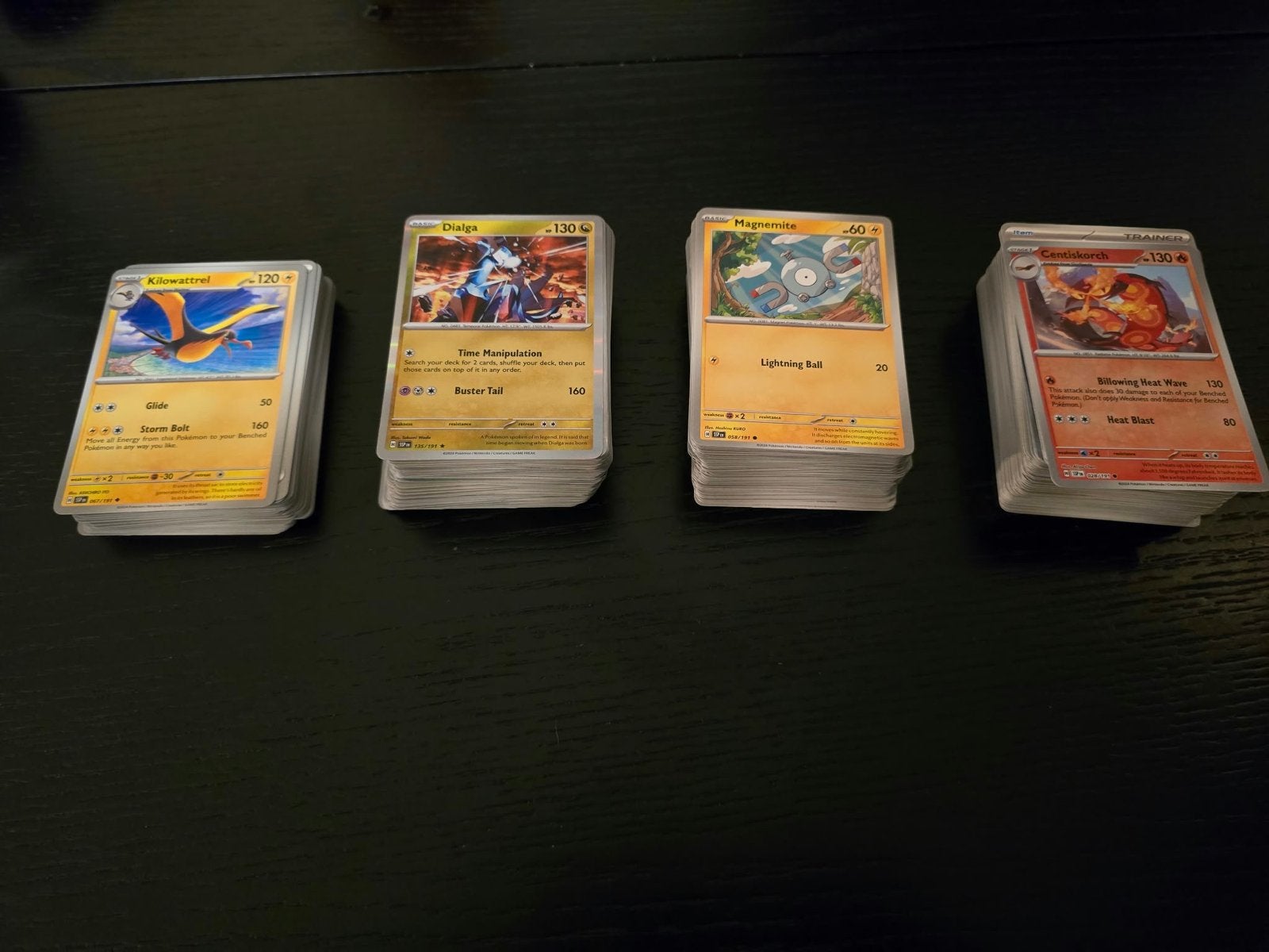 353 originele Pokémon kaarten - Surging Sparks set, Ophalen of Verzenden, Gebruikt, Meerdere kaarten, Foil