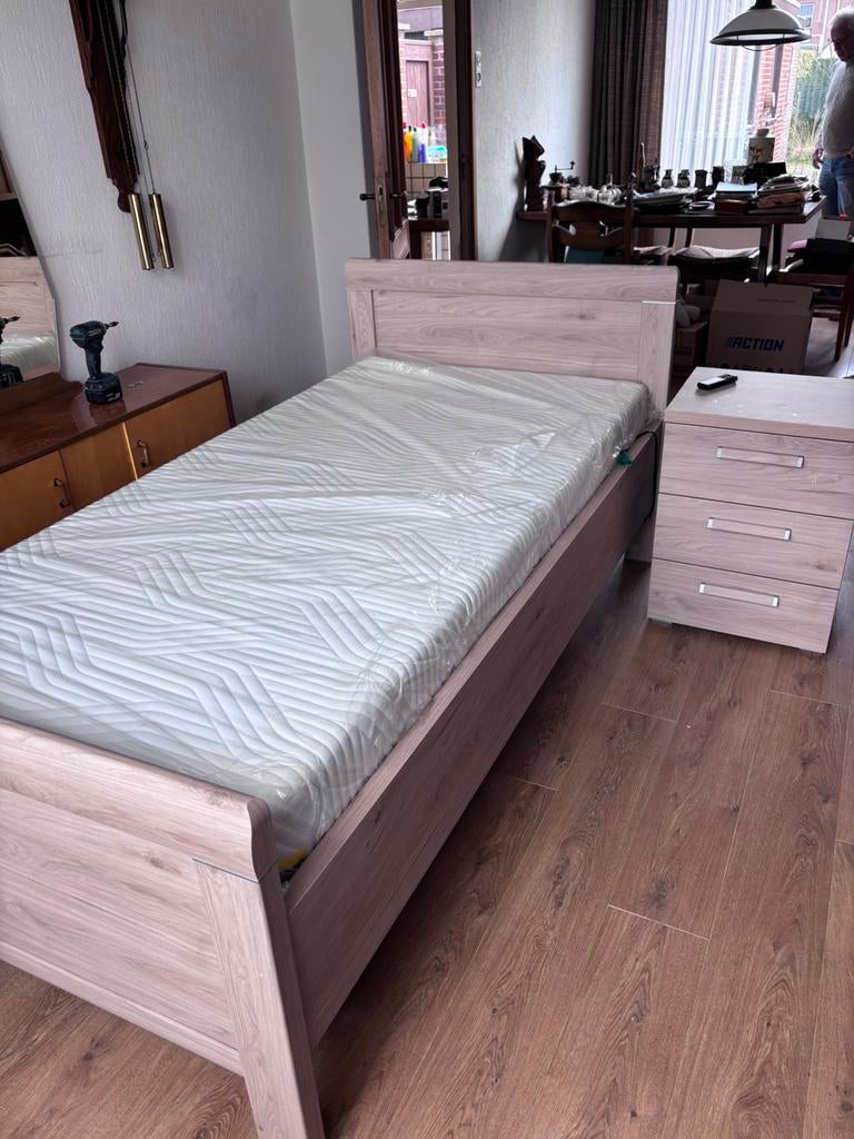 Seniorenbed Bed éénpersoons, Ophalen, Zo goed als nieuw, Eenpersoons