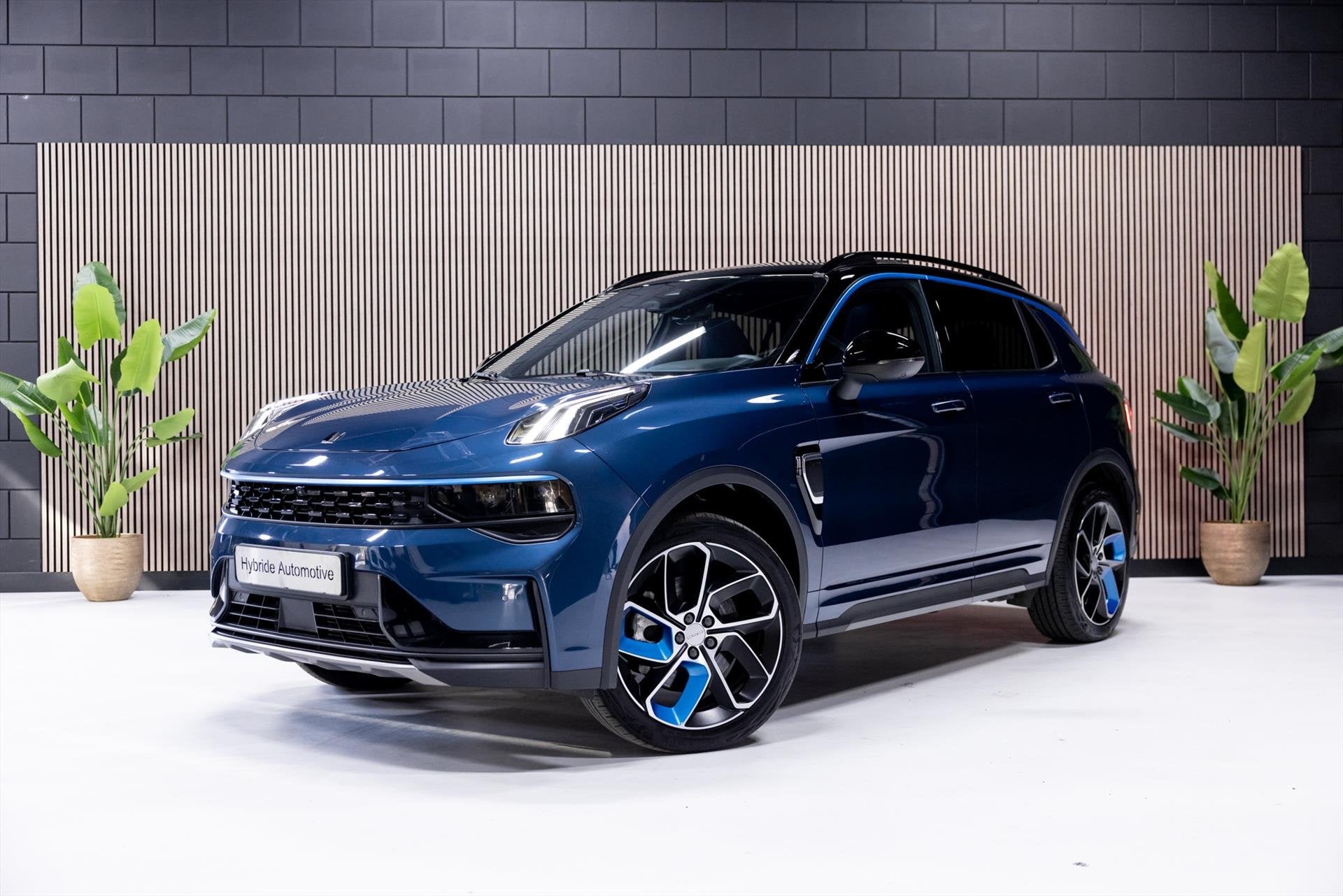 Lynk & Co 01 1.5TD 261pk PHEV 360 CAM | PANO | ADAP.CRUISE, Auto's, Lynk & Co, Automaat, 12 maanden, Stof, Zwart