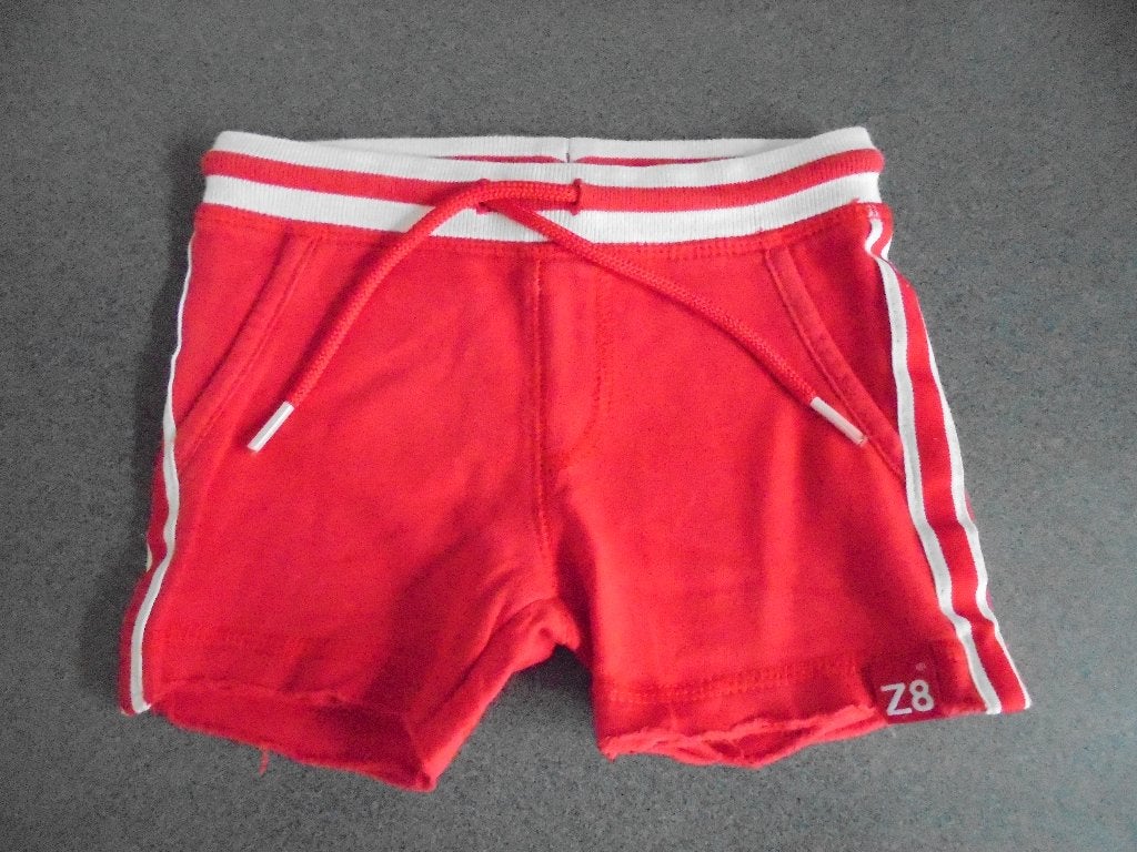 Rode korte broek Z8, Broekje, Z8, Ophalen of Verzenden, Zo goed als nieuw