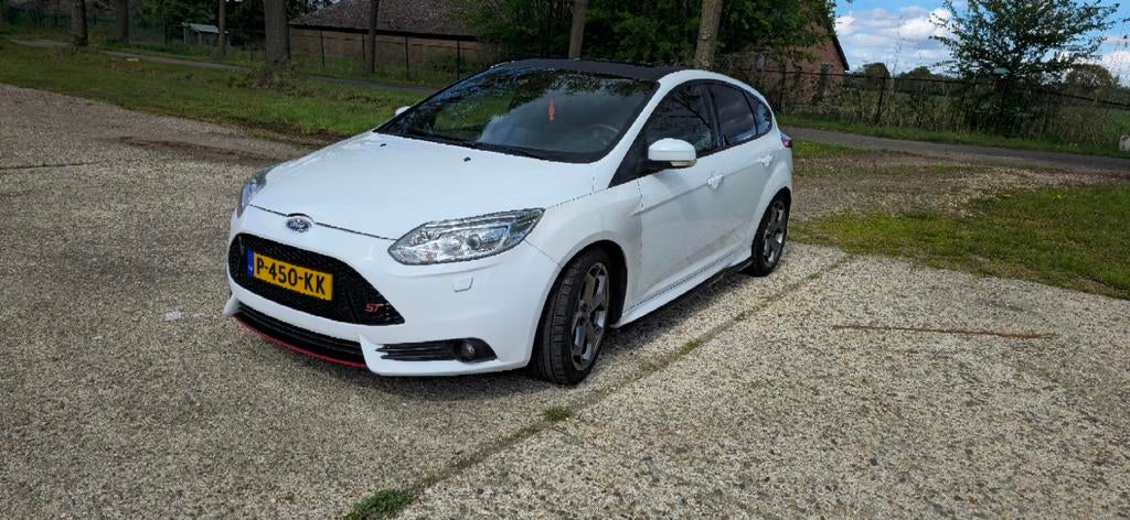 Ford Focus 2.0 Ecoboost 184KW 5-D 2012 Wit, Auto's, Zwart, 4 cilinders, 1337 kg, Wit