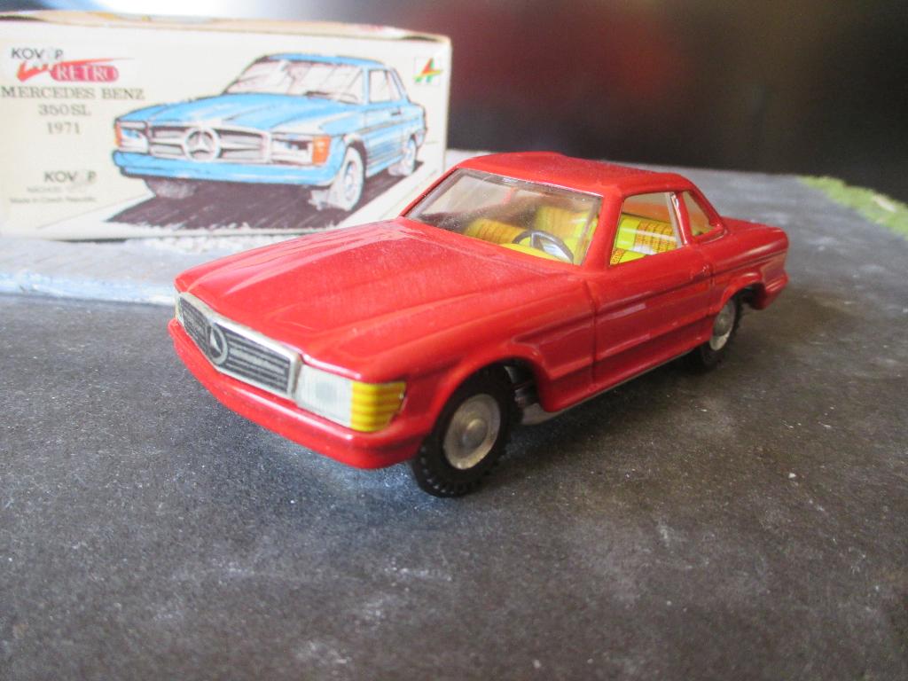 1/35 Mercedes Benz 350 SL R107 CKO Kellermann Replica rood, Ophalen of Verzenden, Nieuw, Auto, Overige merken