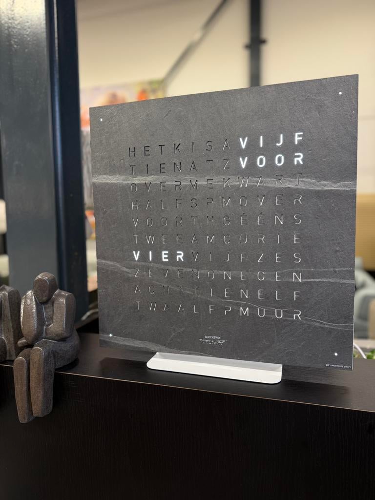 Nieuw Qlocktwo Earth Metamorphite Woordklok Design Leisteen
