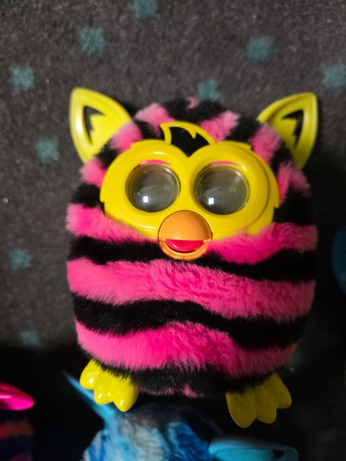 Furby Roze/Zwart gestreept - Zo goed als nieuw, Ophalen of Verzenden, Zo goed als nieuw, Jongen of Meisje