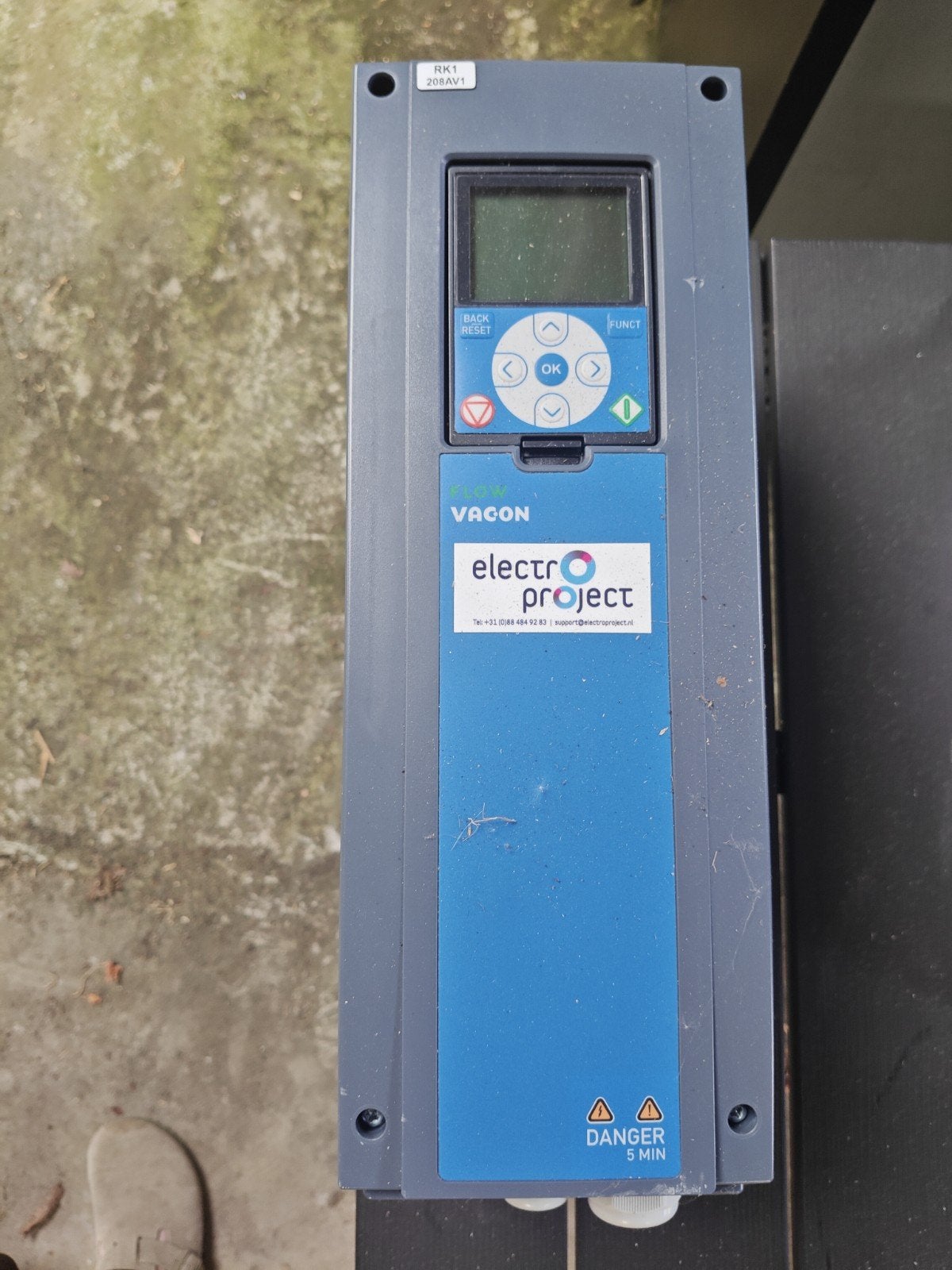 Vacon flow frequentieregelaar 15kW 380-500V, Hobby en Vrije tijd, Elektronica-componenten, Ophalen of Verzenden