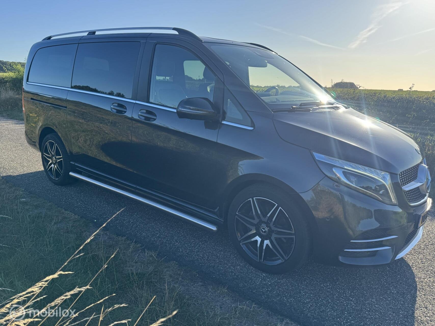 Foto 9 van Mercedes V-klasse 250d 9G Lang Amg burmester led 19'' 360cam