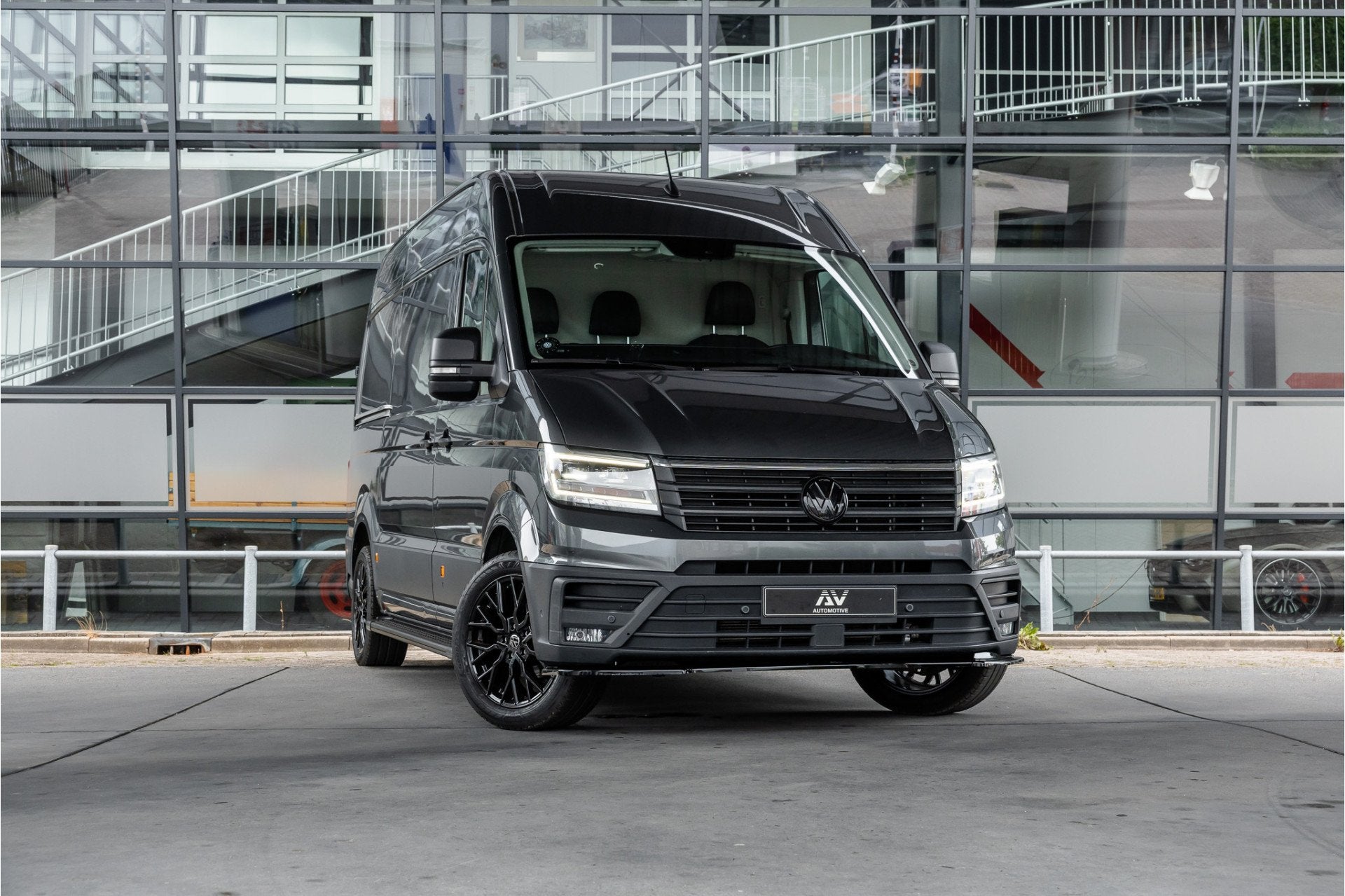 Volkswagen Crafter 2.0 TDI 177 PK L3H3 Highline | DSG | L+R, Auto's, Stof, Gebruikt, Zwart, 4 cilinders