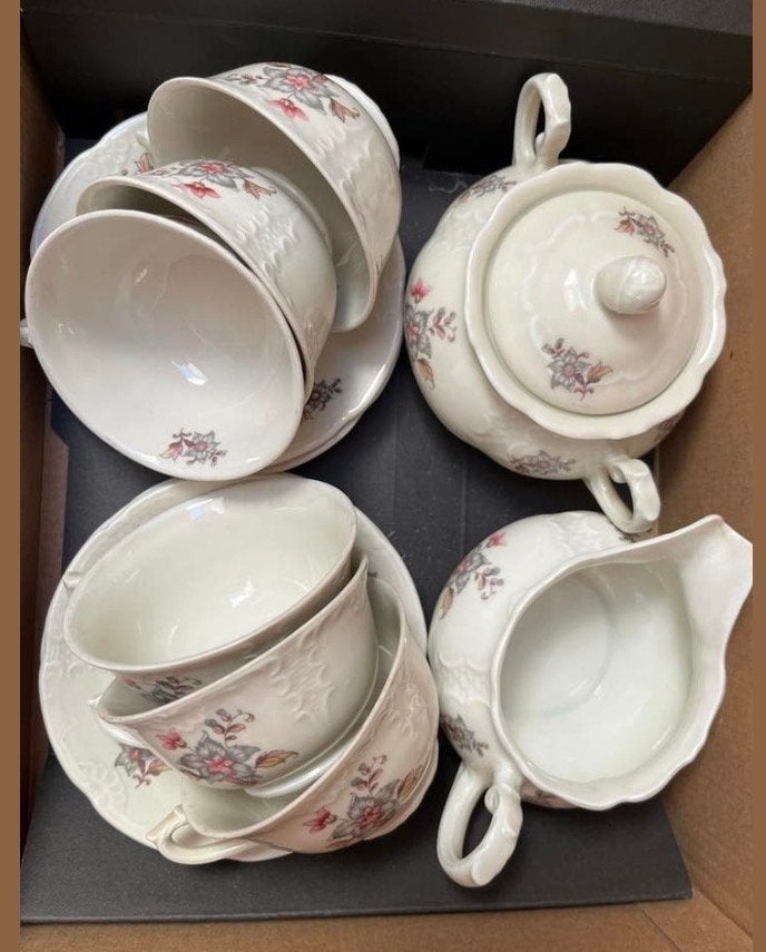 Vintage theeservies met bloemmotief van Mosa Maasstricht., Antiek en Kunst, Antiek | Servies compleet, Ophalen of Verzenden