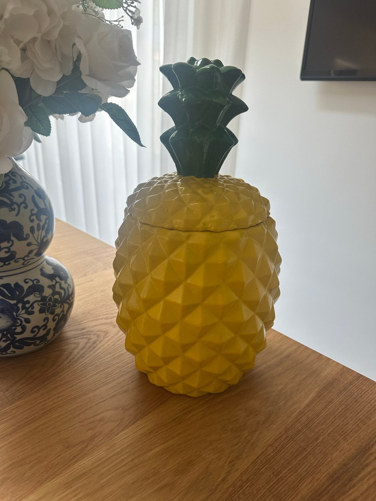 Grote zelf geschilderde ananas pot met deksel - Pols Potten, Gebruikt, Meerkleurig, Overige stijlen, Ophalen of Verzenden