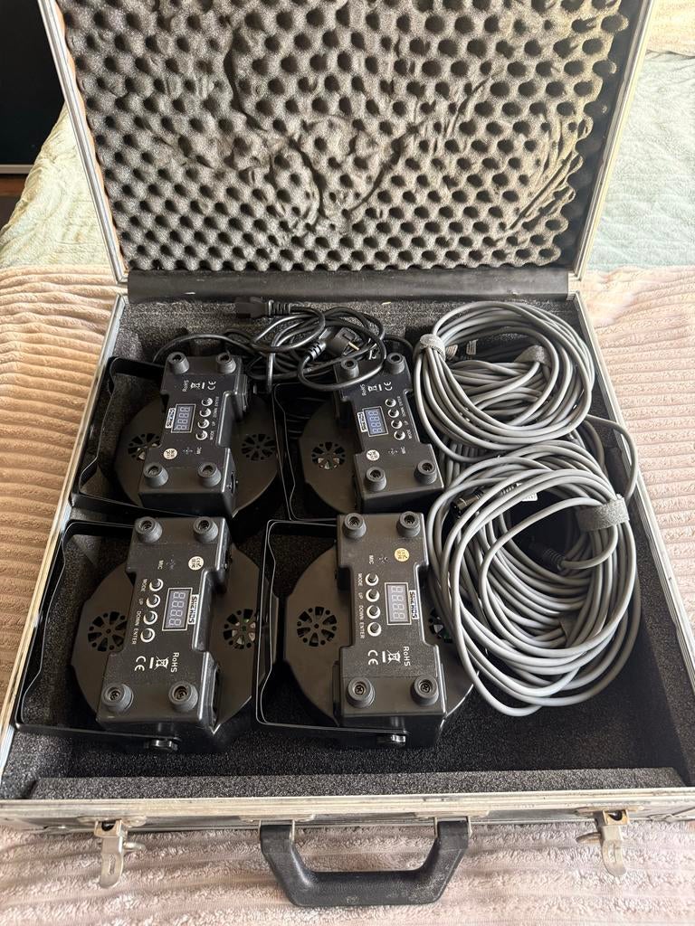 4x LED PAR spots incl. kabels en flightcase, Ophalen, Gebruikt, Licht, Kleur