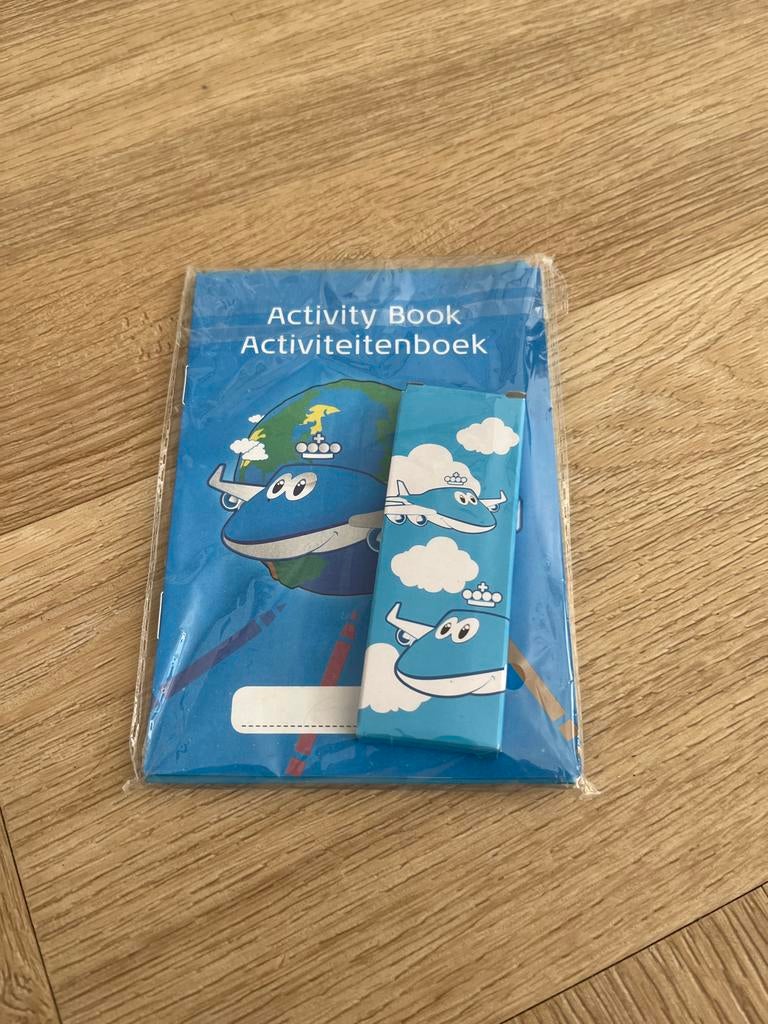 Klm activiteitenboekje met kleurpotloden, Ophalen of Verzenden, Nieuw, Overige typen