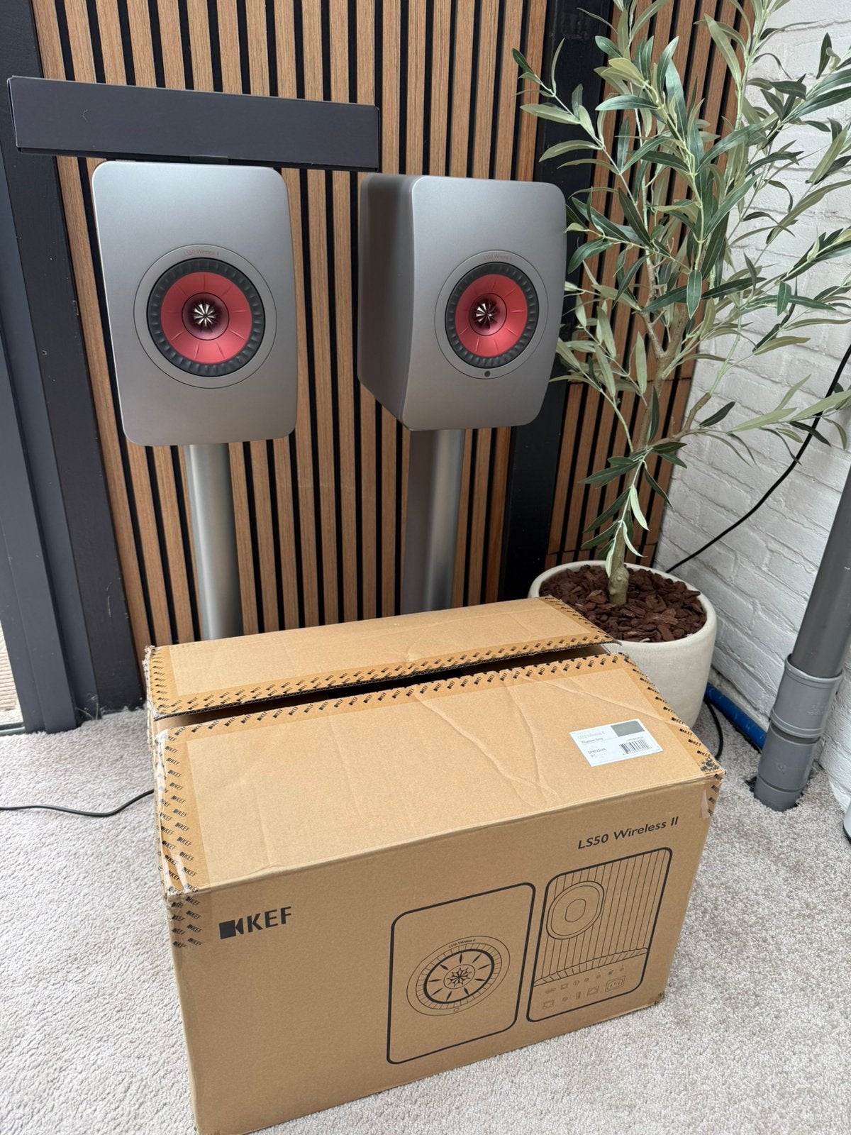 KEF LS50 Wireless II + KEF S2 Stands, Audio, Tv en Foto, Luidsprekers, Zo goed als nieuw, Minder dan 60 watt, Front, Rear of Stereo speakers