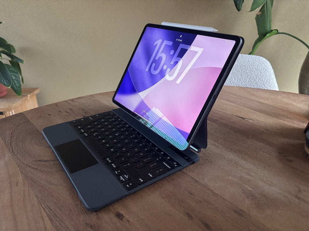 iPad Pro 12.9 (2020) 256GB + Apple Pencil 2 + toetsenbord, Computers en Software, Ophalen, Apple iPad, 12 inch, Zo goed als nieuw