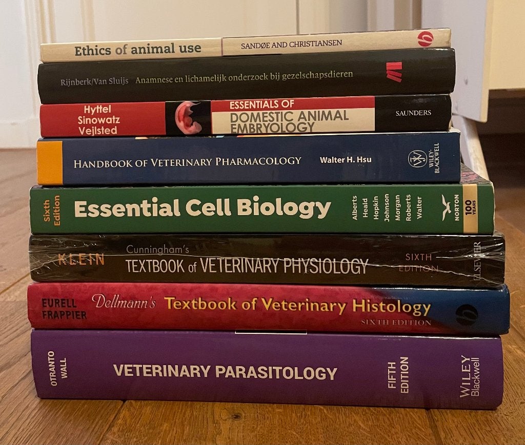 boeken diergeneeskunde jaar 1, Boeken, Ophalen of Verzenden, Beta, Zo goed als nieuw, WO