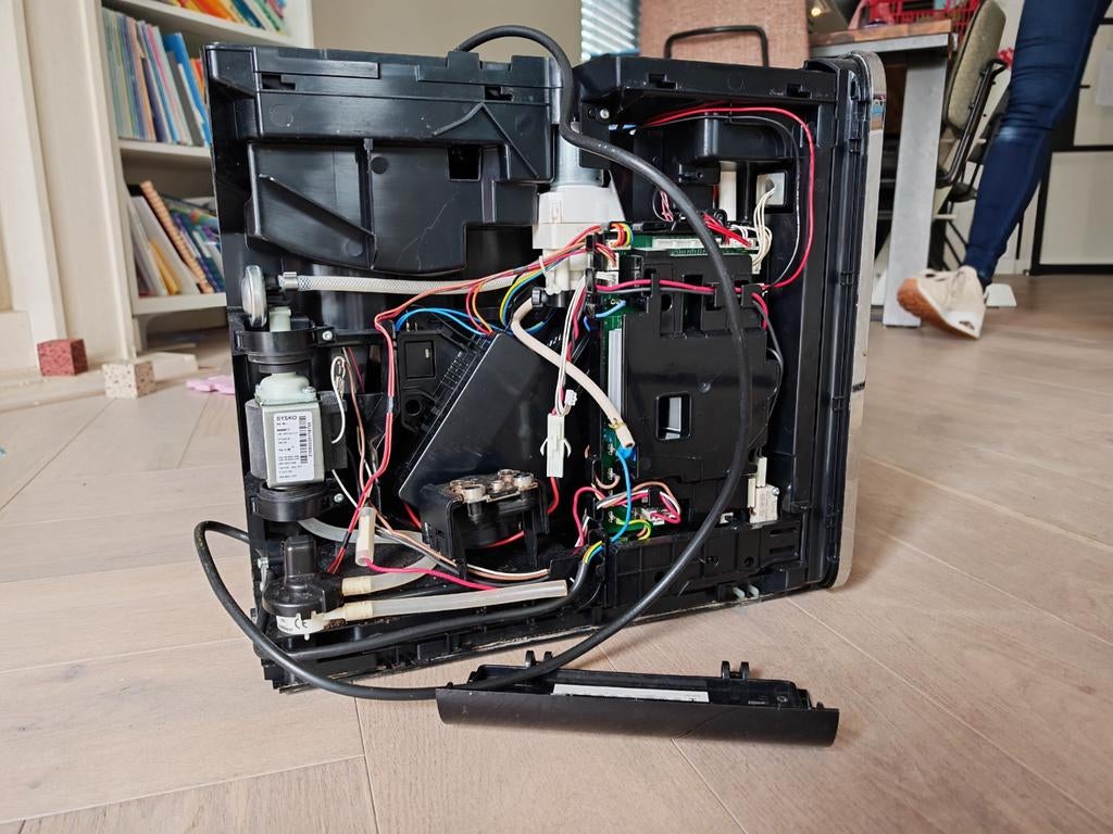 Melitta Barista T Smart - Defect (lekt water), Witgoed en Apparatuur, Koffiezetapparaten, Ophalen of Verzenden, Niet werkend, Koffiemachine