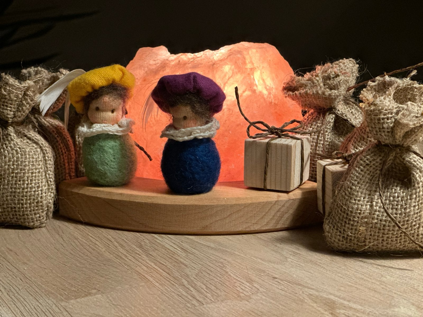 Jutte zak van Sinterklaas en piet seizoentafel antroposofie, Ophalen of Verzenden, Nieuw, Figuurtje(s), Wolvilt