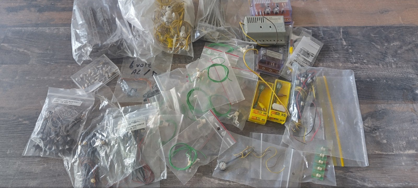 Grote partij modelbouw elektronica, verlichting, ledjes, Hobby en Vrije tijd, Ophalen of Verzenden, Zo goed als nieuw, Gelijkstroom