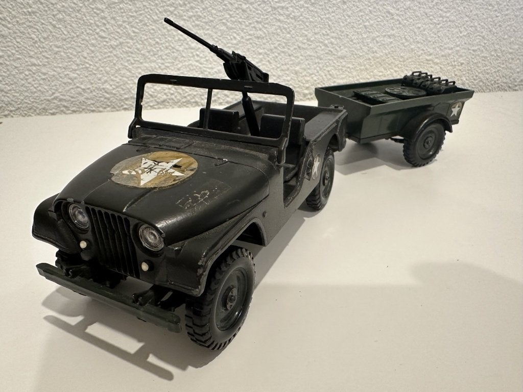 Mattel Mebetoys WW2 Jeep willys 1:25 mod 7689 met aanhanger, Ophalen of Verzenden, Gebruikt, Auto, Overige merken