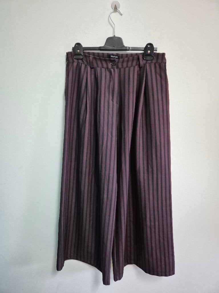 Br24 - Auberginekleurige broek Boohoo maat 40 (1), Ophalen of Verzenden, Zo goed als nieuw, Maat 38/40 (M), Lang