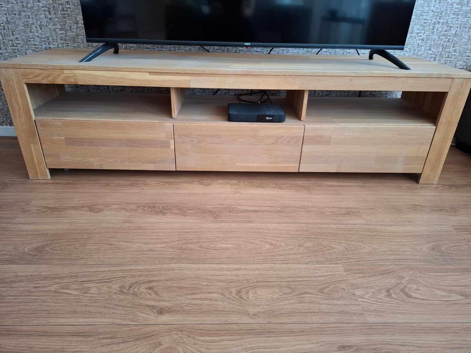 Stijlvol TV-meubel met 3 vakken - 170x45x46 cm, Huis en Inrichting, Kasten | Televisiemeubels, Ophalen, Gebruikt, 150 tot 200 cm
