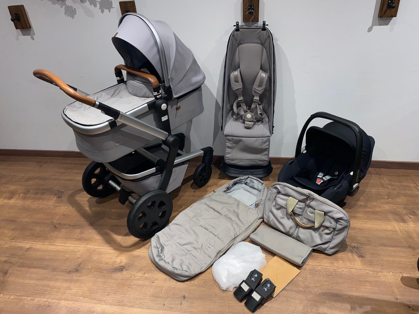 Joolz Day3 Daring Grey/Sage Green Complete 3in1 Kinderwagen, Ophalen, Joolz, Zo goed als nieuw, Eikenlaan 76 Spijkenisse