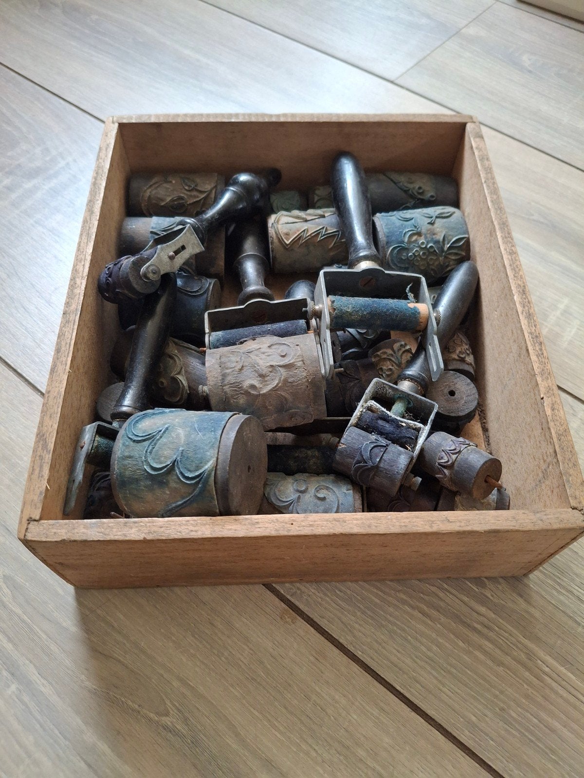 Antieke borduurrollersets met Franse stempels 1900-1930, Ophalen of Verzenden