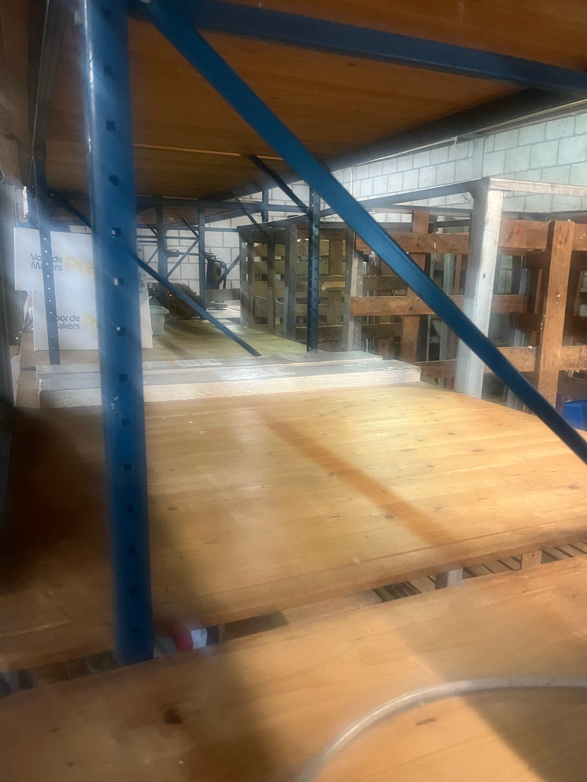Magazijnstellingen ijzer met houten legplanken, Ophalen, Gebruikt