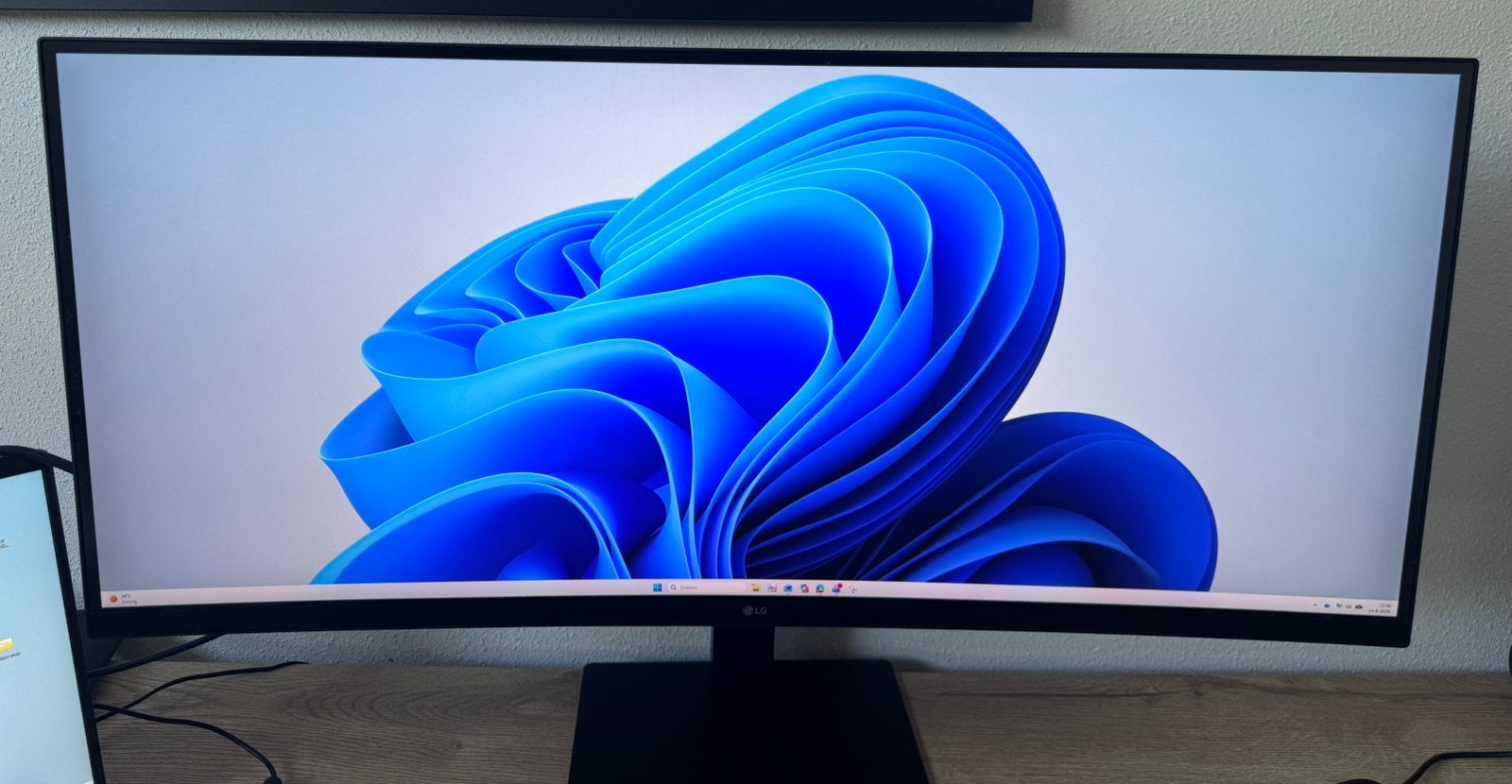 LG UltraWide 34 inch z.g.a.n, HDMI, In hoogte verstelbaar, Zo goed als nieuw, 61 t/m 100 Hz