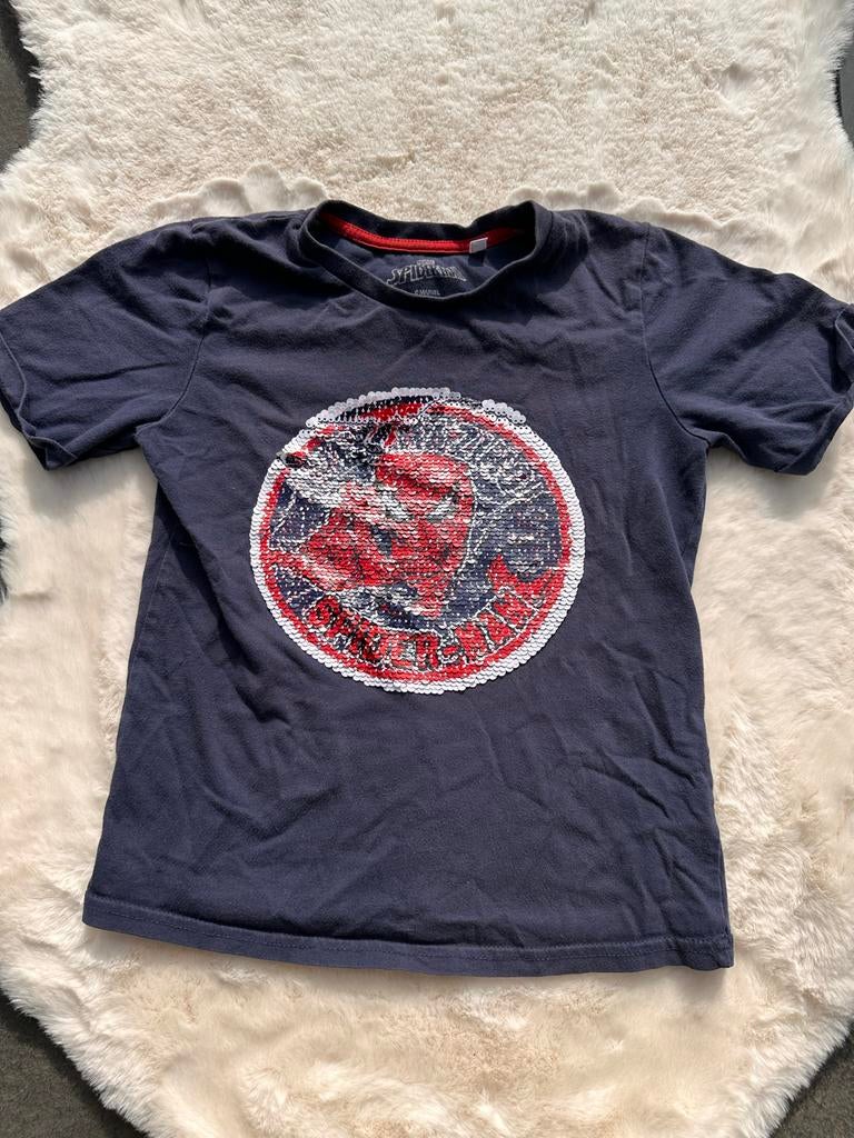 Spiderman T-shirt met pailletten, maat 128, Kinderen en Baby's, Kinderkleding | Maat 128, Gebruikt, Jongen, Shirt of Longsleeve