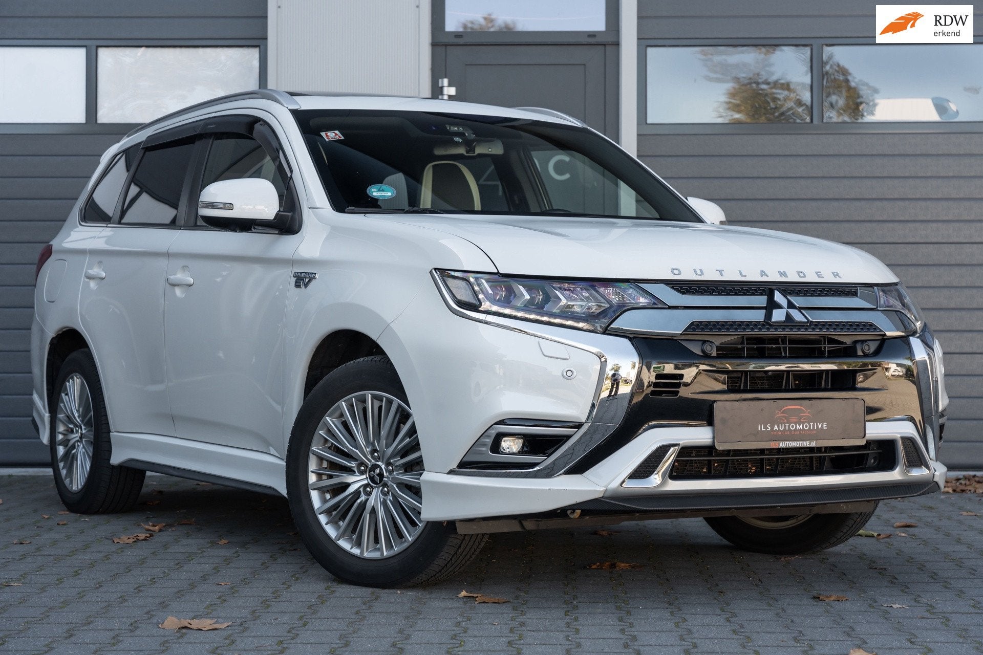 Mitsubishi Outlander 2.4 PHEV S-Edition 4WD|GARANTIE 2027|Pa, Auto's, Automaat, Dealer onderhouden, 135 pk, 4 cilinders