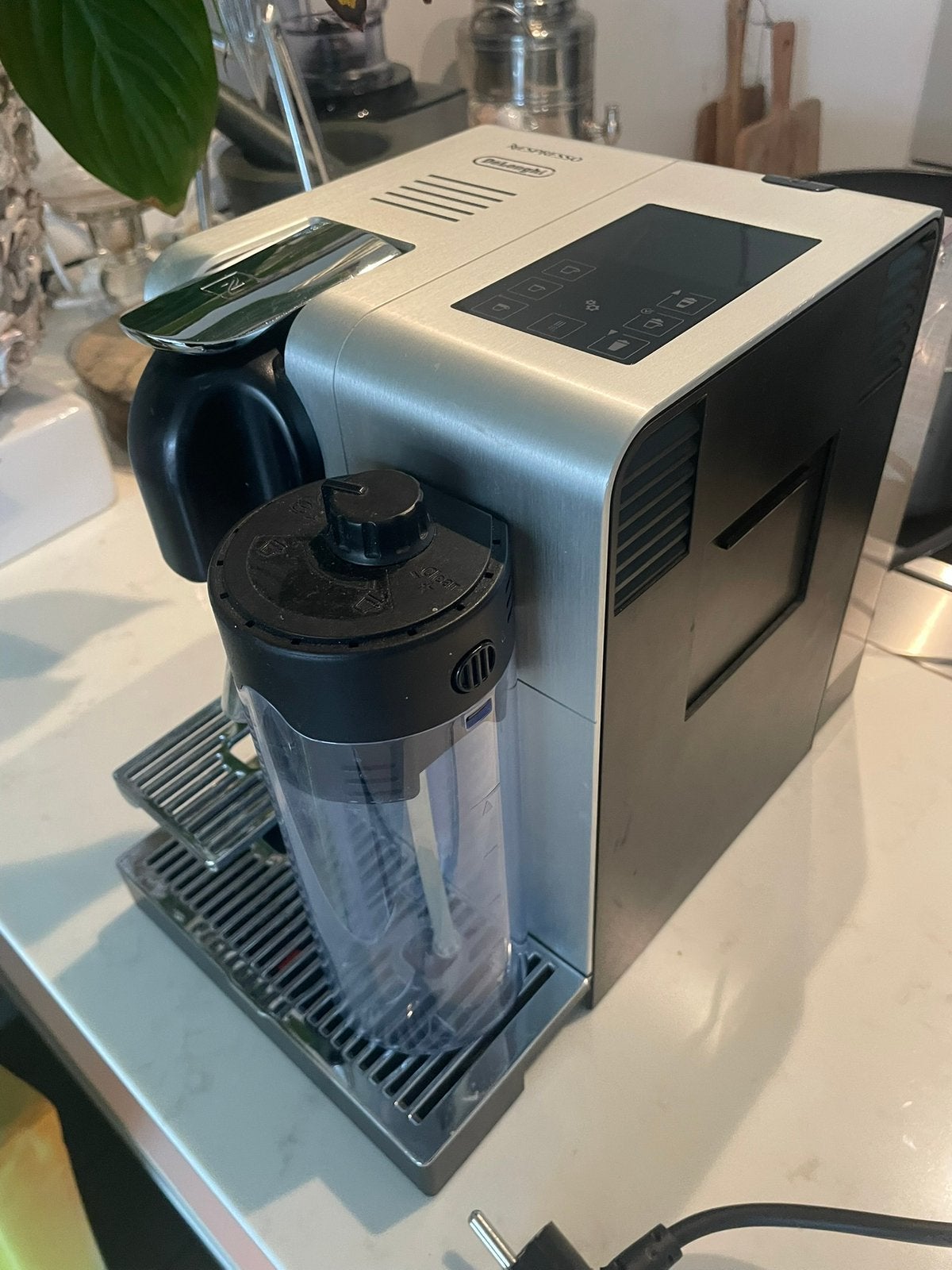 Goedwerkend Nespresso aparaat, Ophalen of Verzenden, Gebruikt