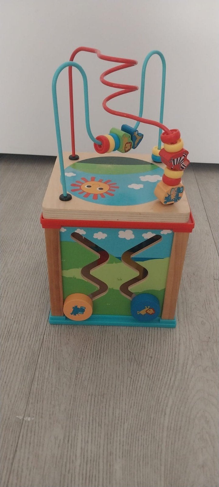 Houten activiteitenkubus voor baby's, Ophalen of Verzenden, Gebruikt, Overige typen, Met wieltjes