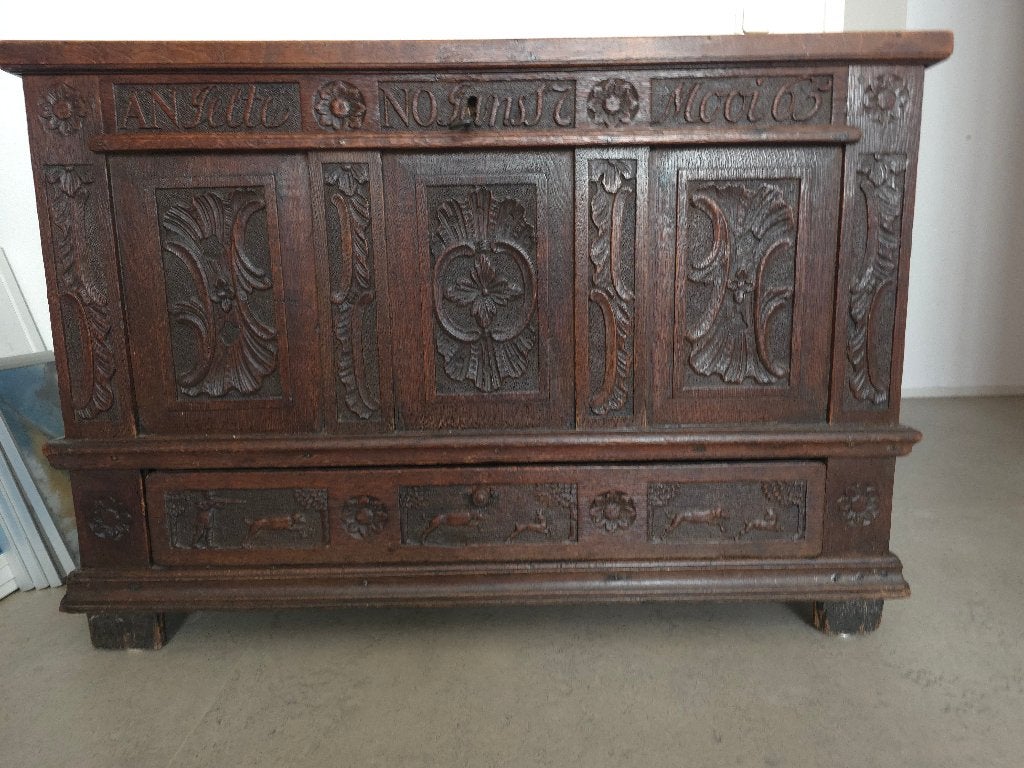 Antieke Eiken Kist met Snijwerk uit 1765, Antiek en Kunst, Ophalen