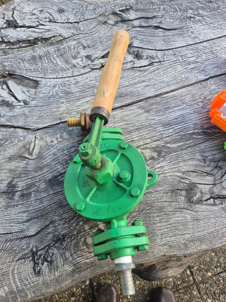 Vleugelpomp K1 - Handmatige pomp voor diverse toepassingen, Ophalen